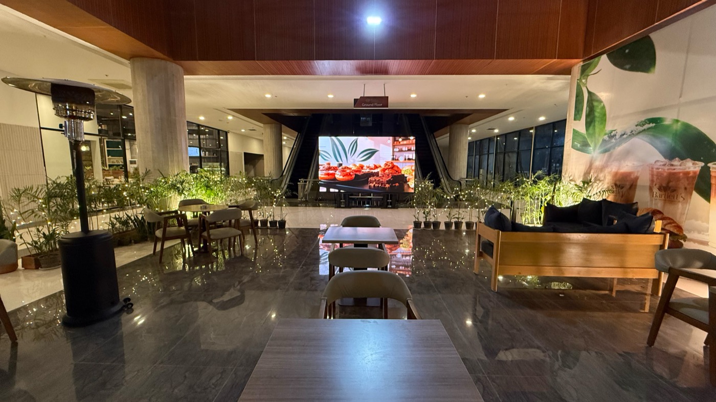 Lounge area at Bartlett's Café